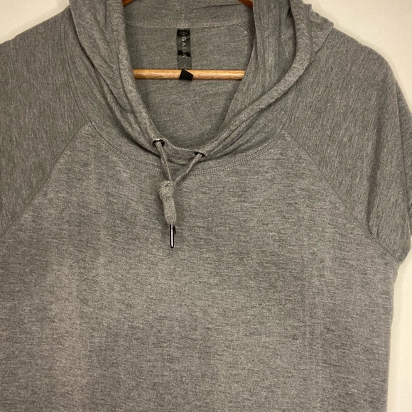 Gaiam short sleeve hoodie yoga dress grey Size LG with pocket - Picture 3 of 10